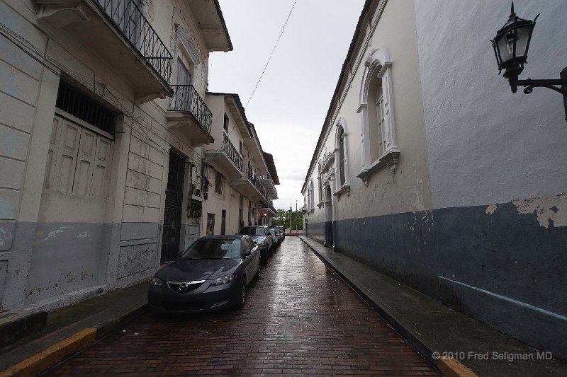 20101201_181431 D3.jpg - Old Viejo street